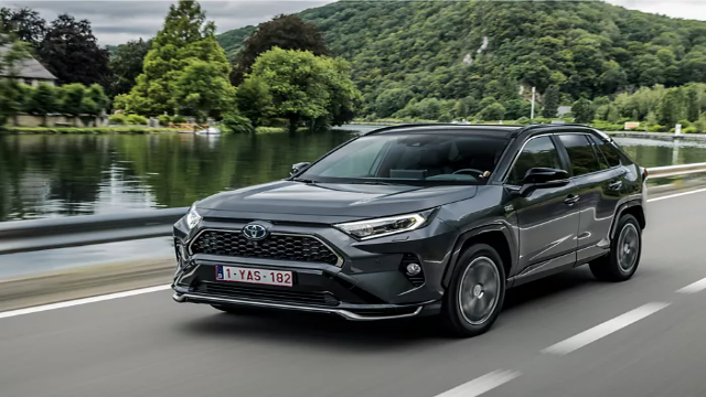 Eksplorasi SUV Ramah Lingkungan: Keunggulan Toyota RAV4 Plug-in Hybrid